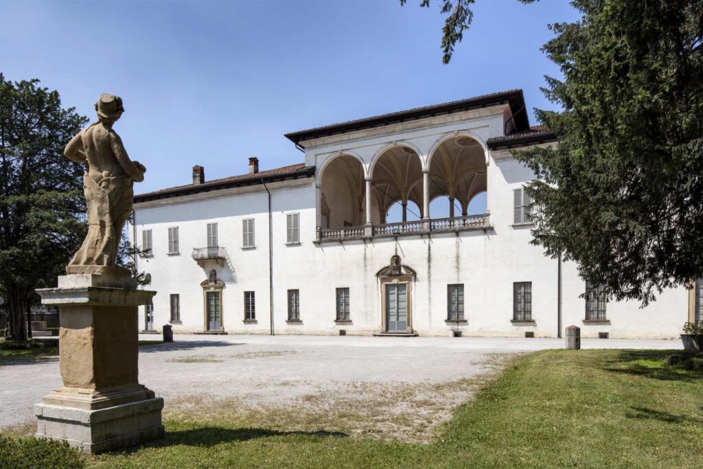 Giardino Arese Borromeo – Le statue