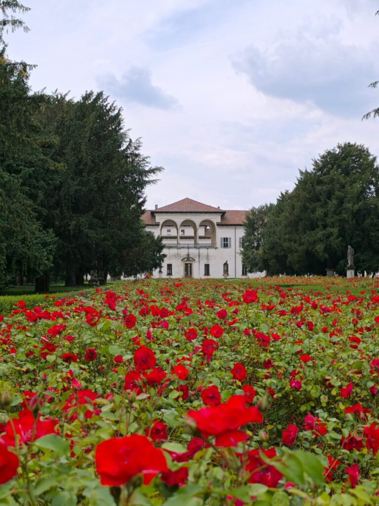 Scorci del passato nel Giardino di Palazzo Arese Borromeo